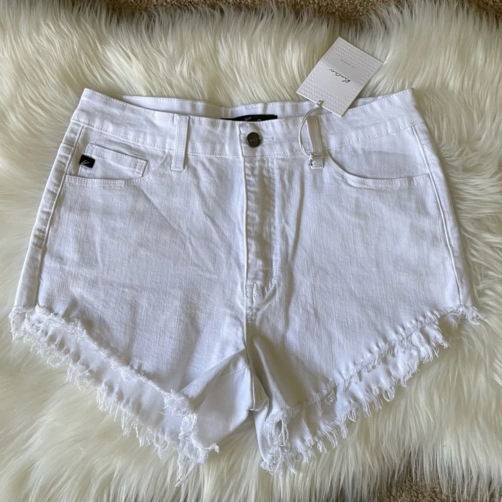 Kancan Women’s High Rise Stretch White Short Size 29. NWT